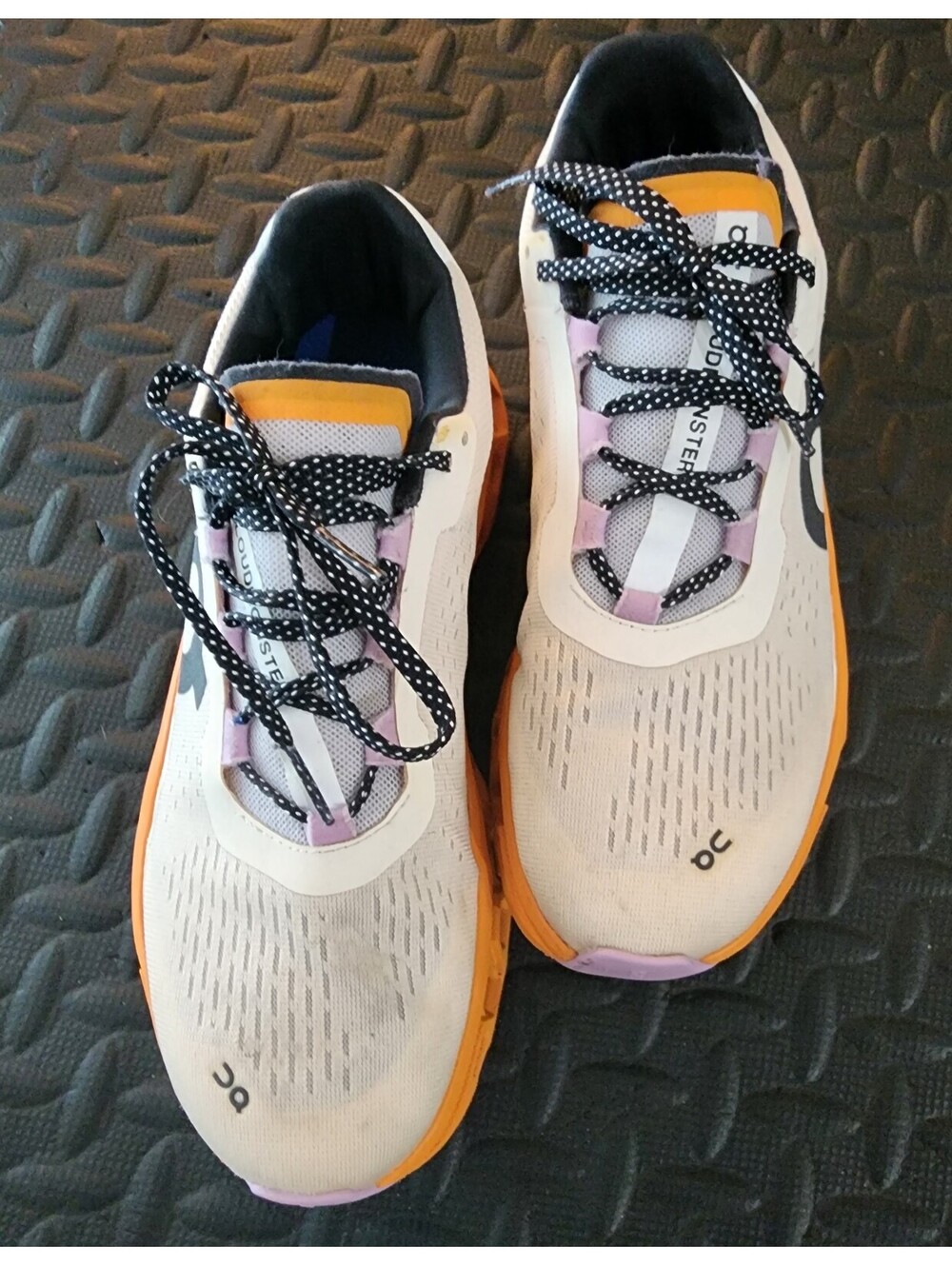 On Running Cloudnova Men’s Running Shoes Size 8.5 White Orange